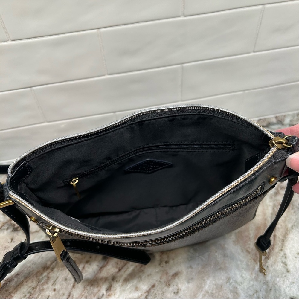 Fossil Farrah Crossbody Brown Black  Purse With Gold Key & Zipper Tassel - Picture 6 of 13